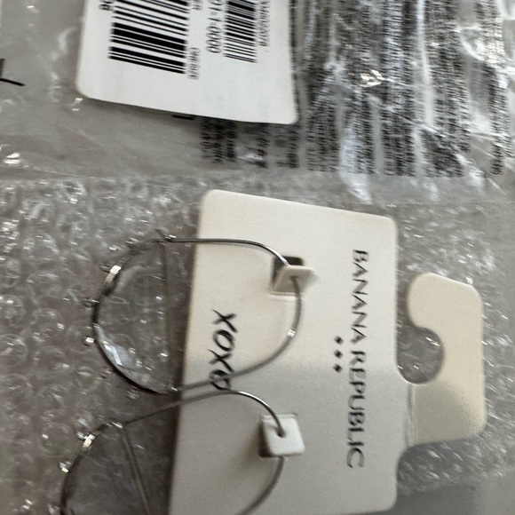 Chic Silver Hoop Earrings - Picture 2 of 3